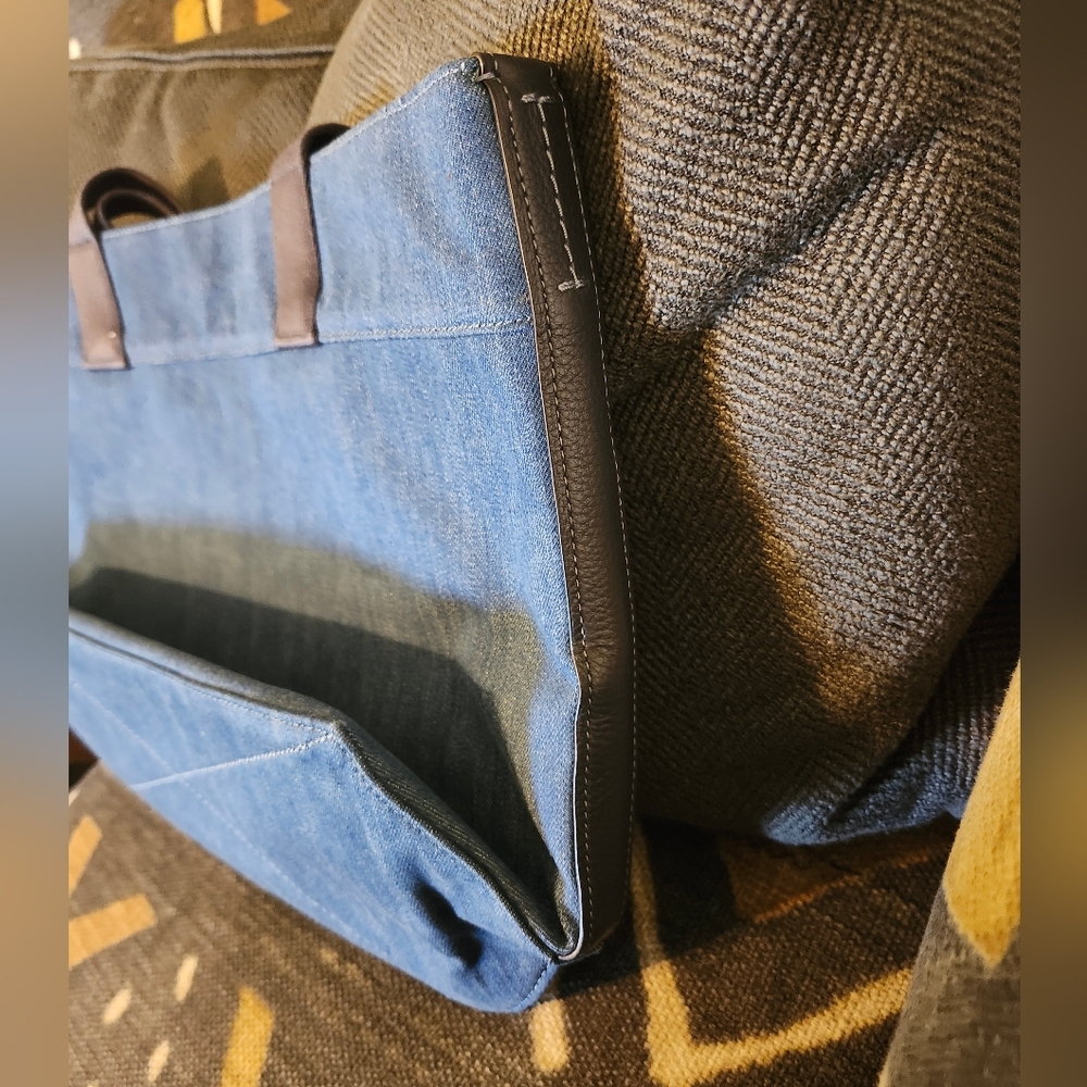 Sale🔥 Large Coach Blue Denim Tote with Leather Handles And Side Pieces - Picture 5 of 11